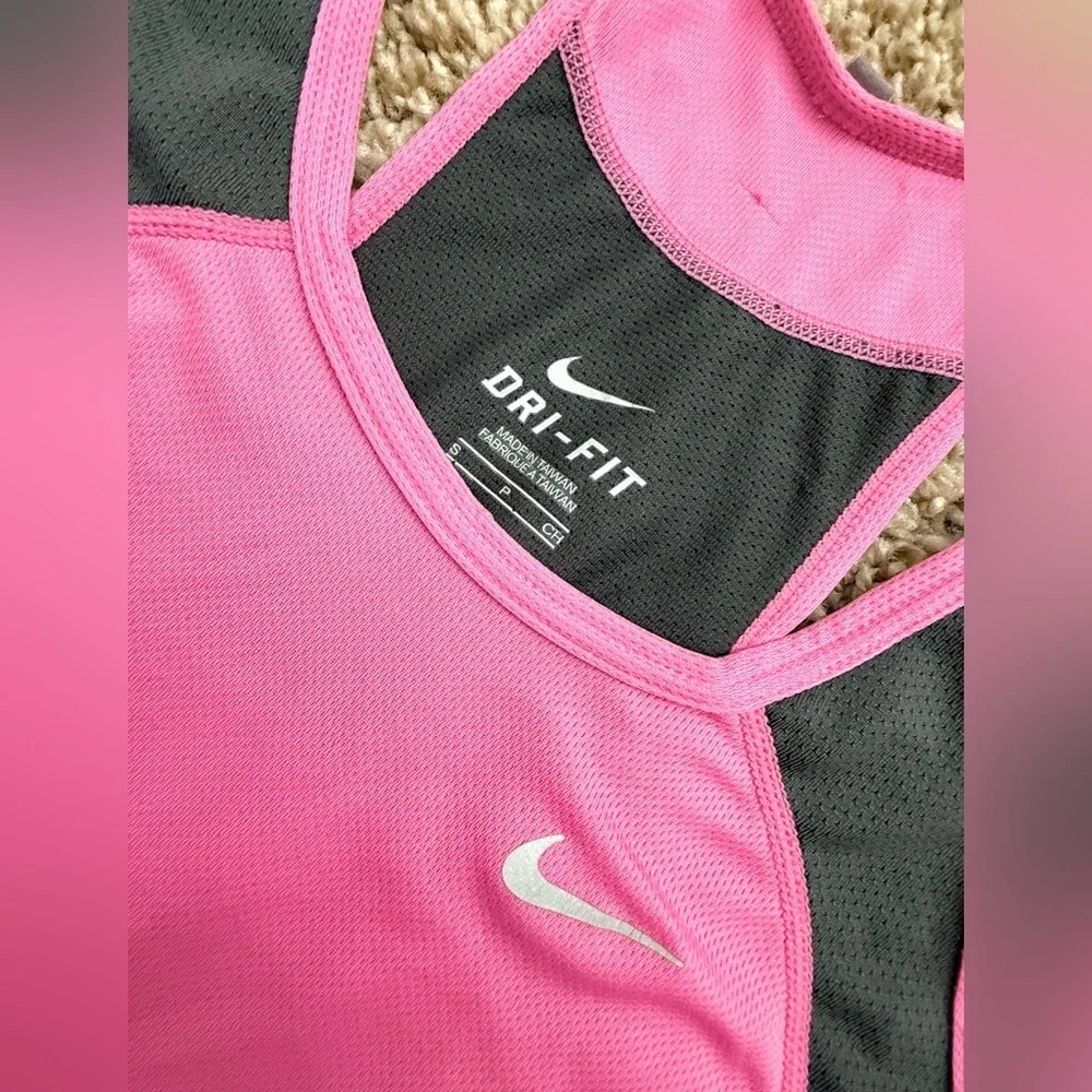 Nike Dri-FIT Pink & Gray Racerback Athletic Tank Top – Size Small